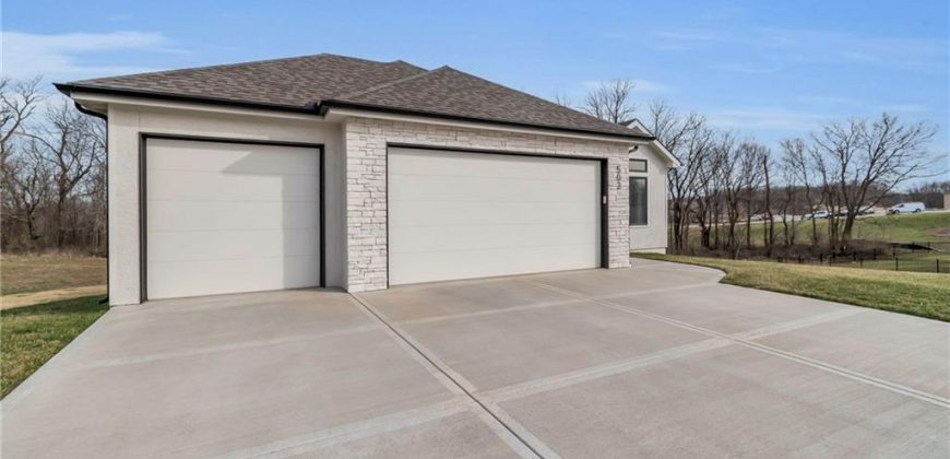 Homes for Sale in Smithville, MO 64089 | 502  Whitetail Court