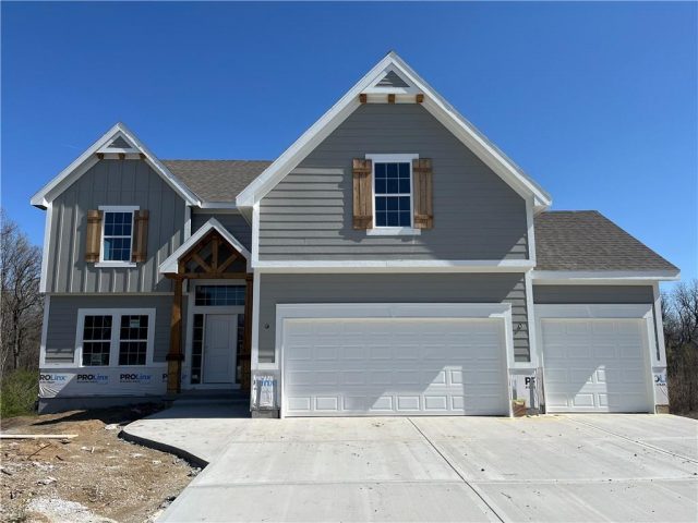 Homes for Sale in Kansas City, MO 64157 | 10512 N Donnelly Avenue