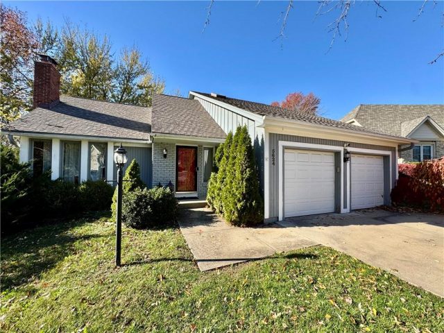 Homes for Sale in Kansas City, MO 64119 | 5624 N Gladstone Place
