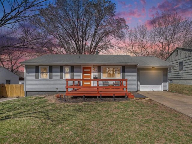 Homes for Sale in Kansas City, MO 64118 | 2406 NE 59th Terrace