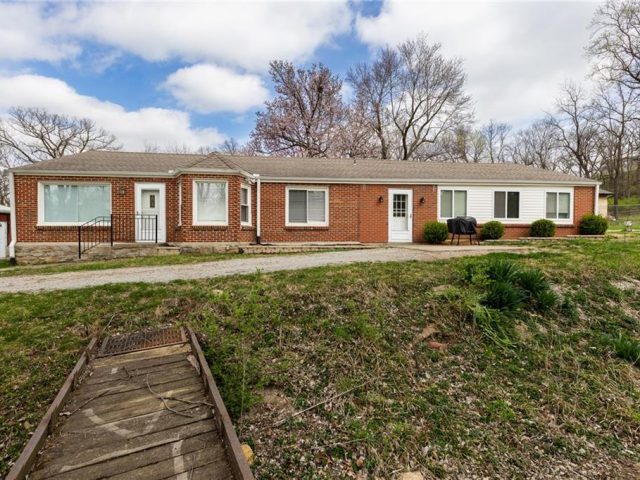 Homes for Sale in Kansas City, MO 64151 | 5401 N DELTA Avenue