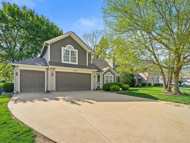Homes for Sale in Kansas City, MO 64152 | 7712 N Nodaway Avenue