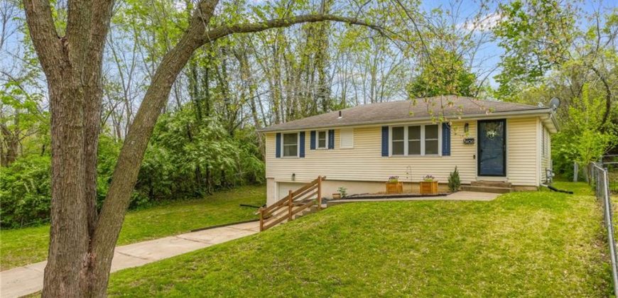 Homes for Sale in Kansas City, MO 64118 | 6906 N Pennsylvania Avenue