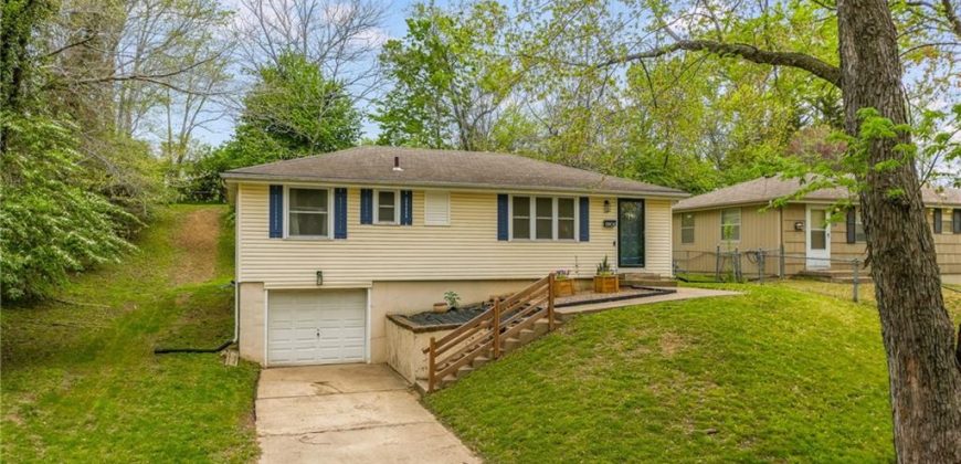 Homes for Sale in Kansas City, MO 64118 | 6906 N Pennsylvania Avenue