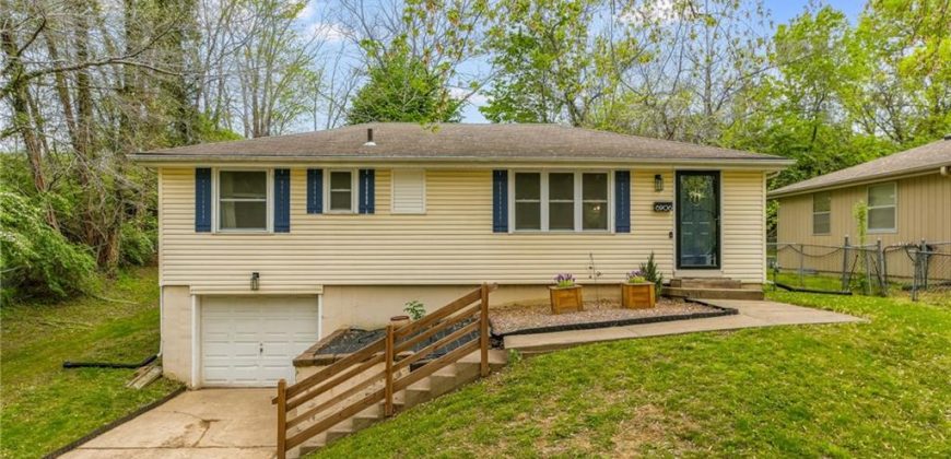 Homes for Sale in Kansas City, MO 64118 | 6906 N Pennsylvania Avenue