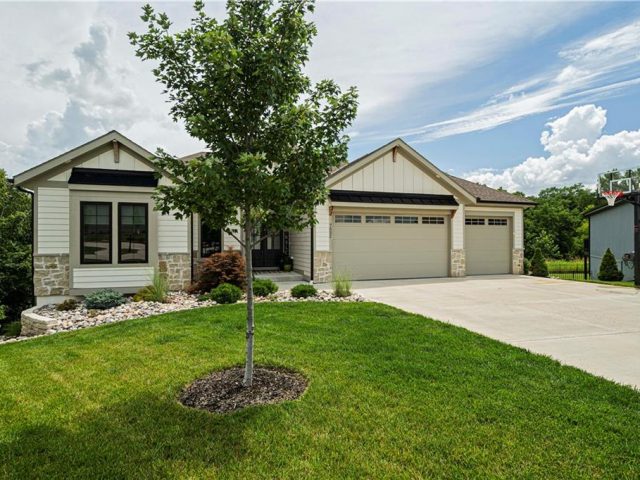 Homes for Sale in Kansas City, MO 64151 | 7522 N Ava Avenue