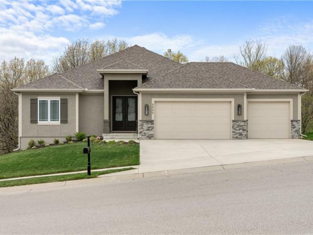 Homes for Sale in Parkville, MO 64152 | 5566  Thousand Oaks Drive
