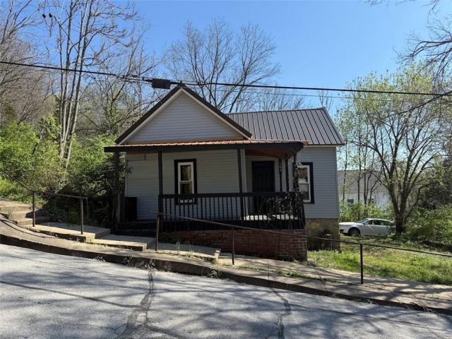 Homes for Sale in Excelsior Springs, MO 64024 | 107 E Kansas Street
