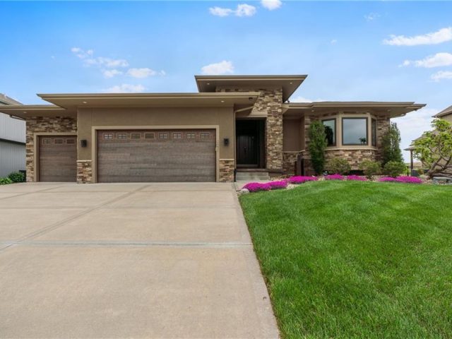 Homes for Sale in Kansas City, MO 64153 | 9031 N Seymour Avenue