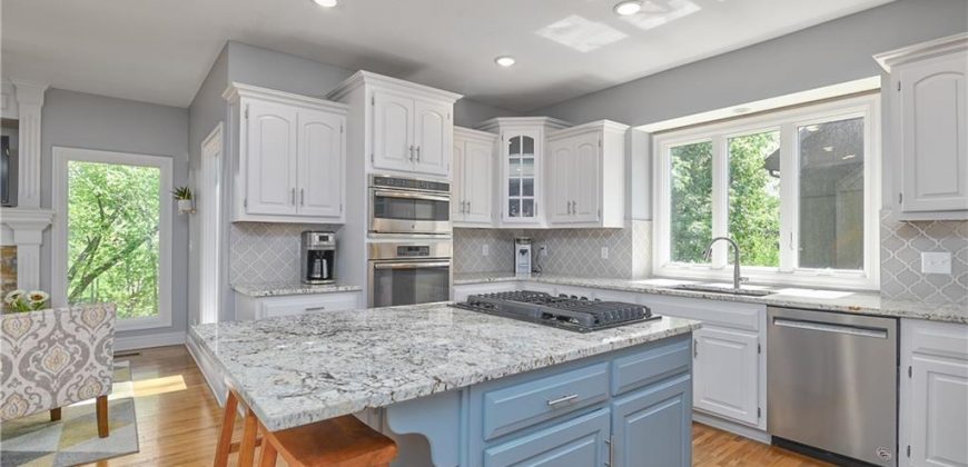 Homes for Sale in Parkville, MO 64152 | 6195 N White Oak Drive