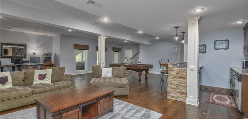 Homes for Sale in Parkville, MO 64152 | 6195 N White Oak Drive