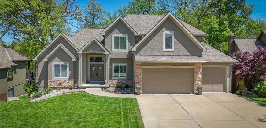 Homes for Sale in Parkville, MO 64152 | 6195 N White Oak Drive