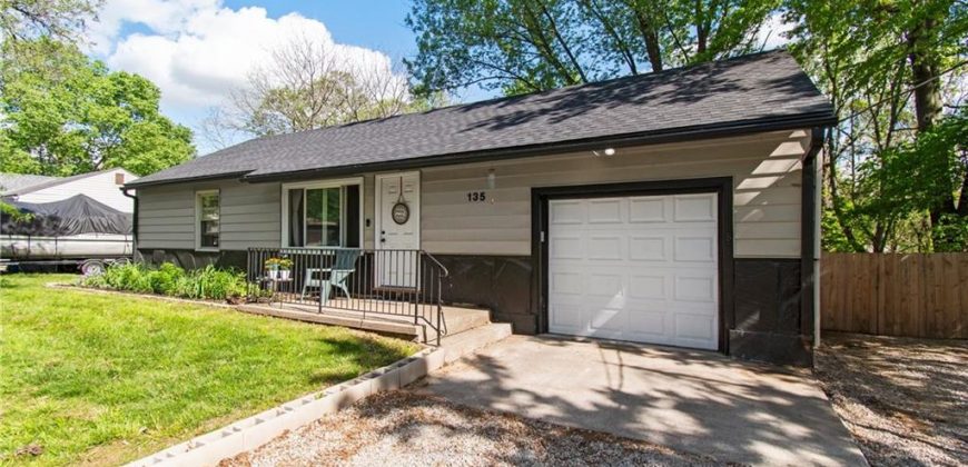 Homes for Sale in Claycomo, MO 64119 | 135 E Longfellow Street