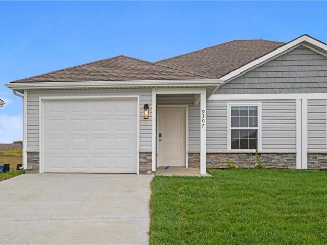 Homes for Sale in Kansas City, MO 64157 | 3915 NW 93rd Street