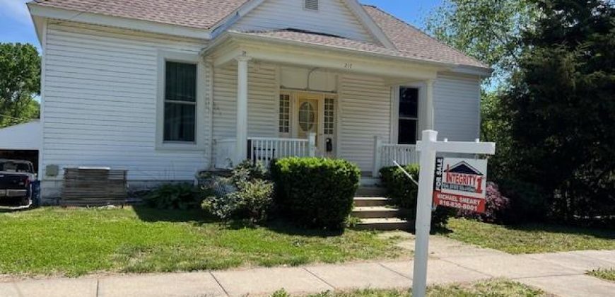 Homes for Sale in Liberty, MO 64068 | 217 N Missouri Street