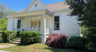 Homes for Sale in Liberty, MO 64068 | 217 N Missouri Street