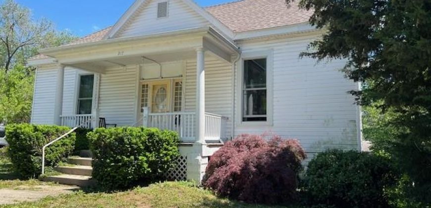 Homes for Sale in Liberty, MO 64068 | 217 N Missouri Street