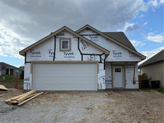 Homes for Sale in Kansas City, MO 64163 | 7812  122nd Street