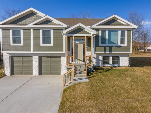 Homes for Sale in Excelsior Springs, MO 64024 | 2081  Rock Bridge Parkway
