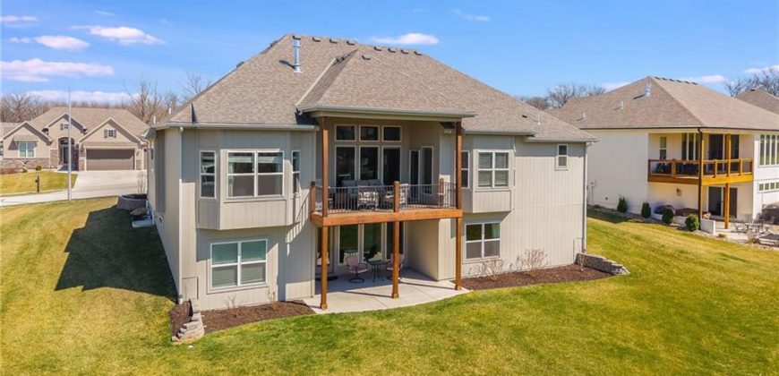 Homes for Sale in Kansas City, MO 64154 | 5513 NW 111th Court