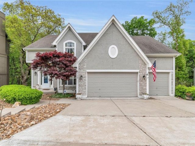 Homes for Sale in Kansas City, MO 64151 | 5125 NW Walden Drive