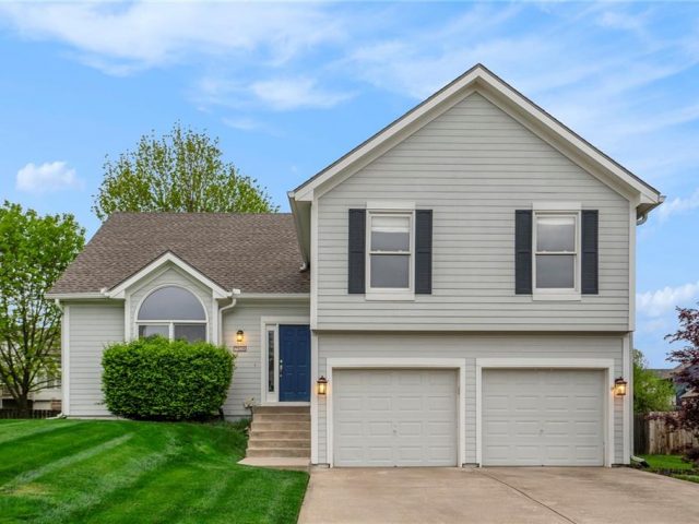 Homes for Sale in Kansas City, MO 64158 | 7516 N Mckinley Court