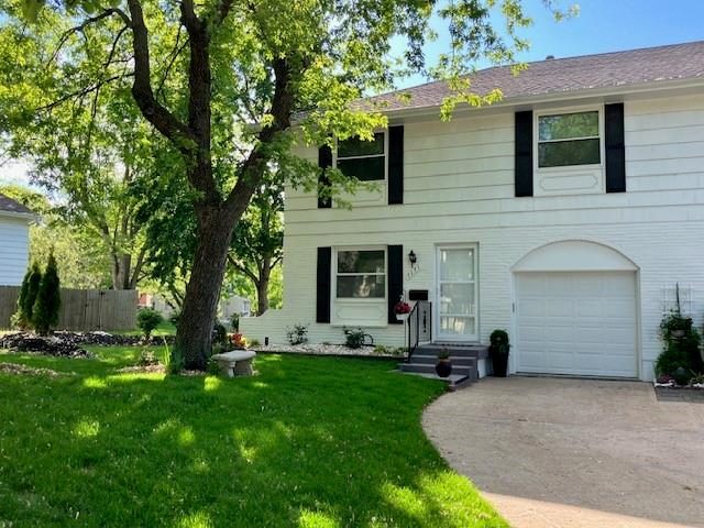 Homes for Sale in Kansas City, MO 64152 | 7171 NW Chapel Woods Circle