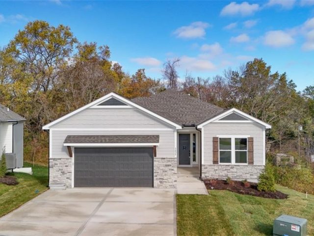 Homes for Sale in Riverside, MO 64150 | 5025 NW Linder Lane