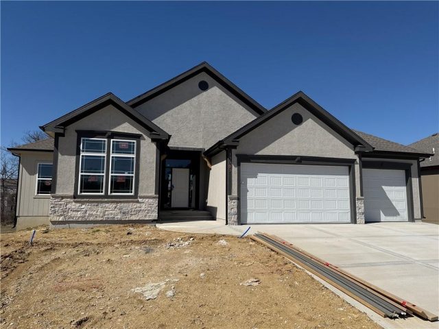 Homes for Sale in Parkville, MO 64152 | 13503 NW TERRACE PARK Drive