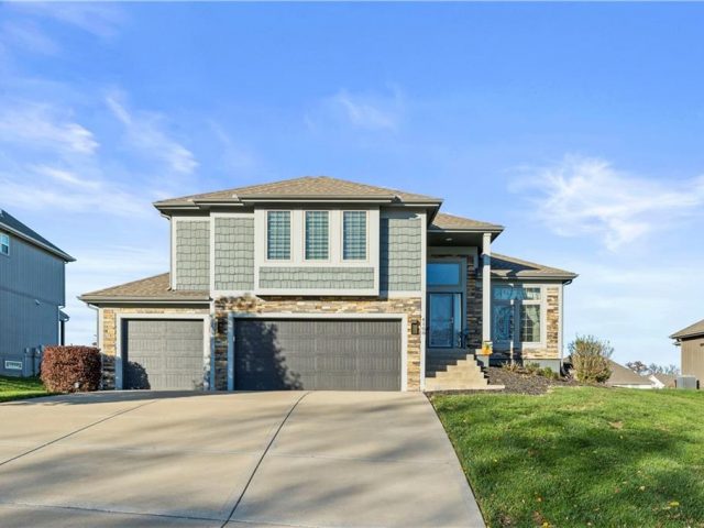 Homes for Sale in Kansas City, MO 64151 | 4108 NW 76th Street