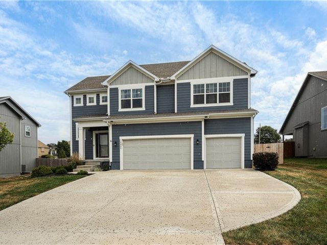 Homes for Sale in Kansas City, MO 64154 | 10605 N Fisk Avenue
