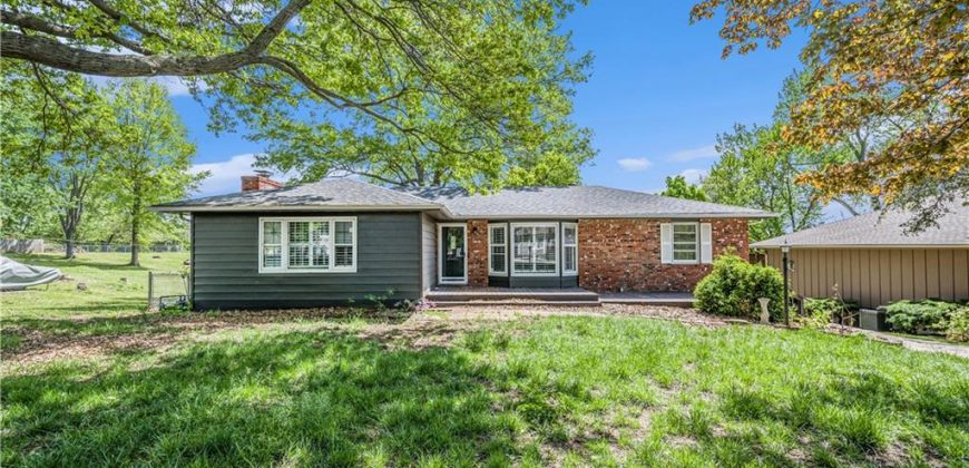 Homes for Sale in Parkville, MO 64152 | 10609 NW Meadow Lane Drive