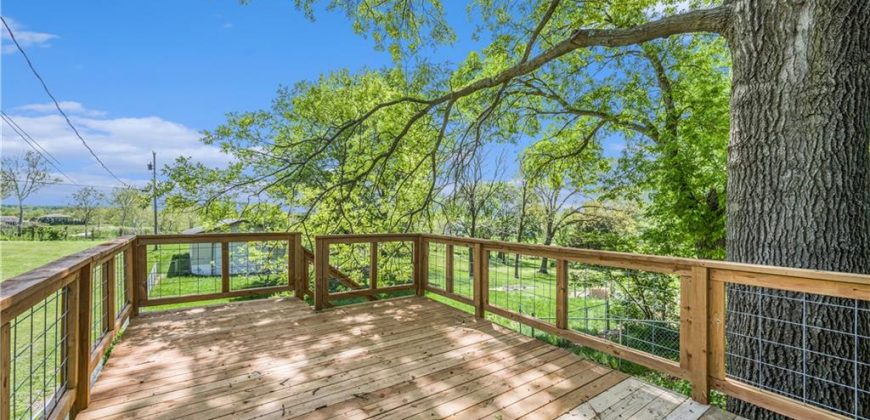 Homes for Sale in Parkville, MO 64152 | 10609 NW Meadow Lane Drive