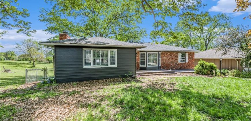 Homes for Sale in Parkville, MO 64152 | 10609 NW Meadow Lane Drive