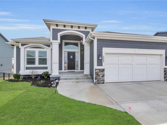 Homes for Sale in Kansas City, MO 64156 | 4807 NE 104th Street