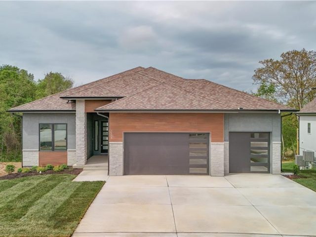 Homes for Sale in Riverside, MO 64150 | 5114  Montebella Drive
