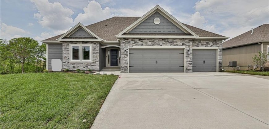 Homes for Sale in Kansas City, MO 64156 | 10216 N Winchester Avenue