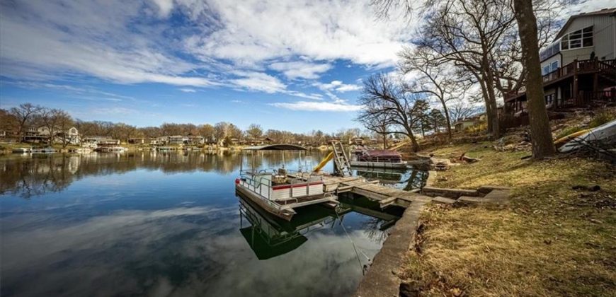 Homes for Sale in Kansas City, MO 64151 | 817 NW South Shore Drive