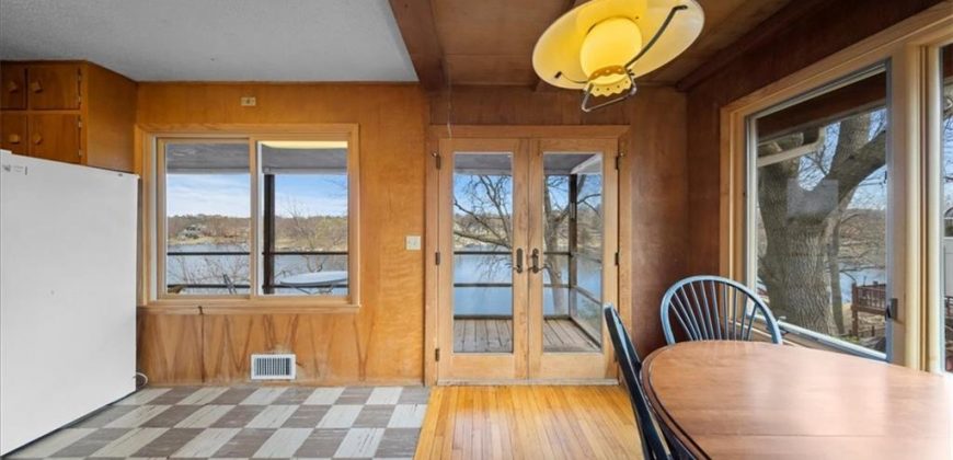 Homes for Sale in Kansas City, MO 64151 | 817 NW South Shore Drive
