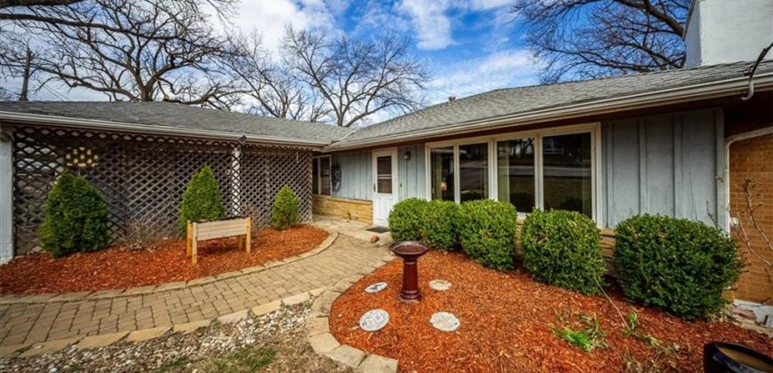 Homes for Sale in Kansas City, MO 64151 | 817 NW South Shore Drive