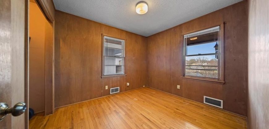 Homes for Sale in Kansas City, MO 64151 | 817 NW South Shore Drive