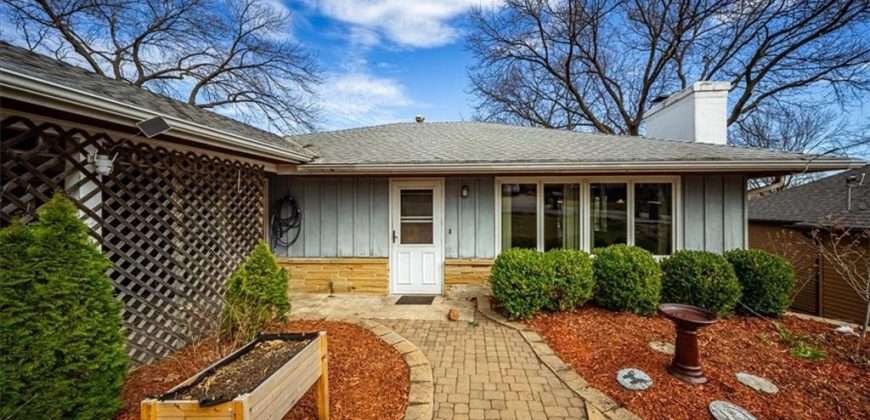 Homes for Sale in Kansas City, MO 64151 | 817 NW South Shore Drive