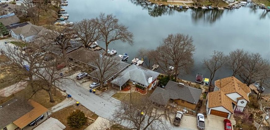 Homes for Sale in Kansas City, MO 64151 | 817 NW South Shore Drive