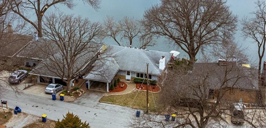 Homes for Sale in Kansas City, MO 64151 | 817 NW South Shore Drive
