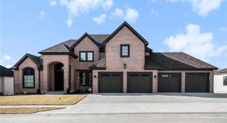 Homes for Sale in Riverside, MO 64150 | 2171 NW Palisades Drive