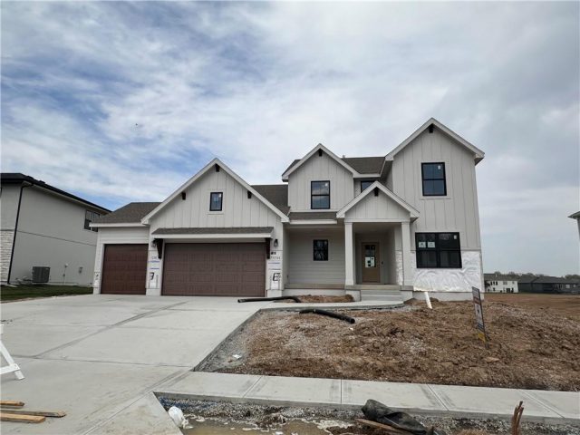 Homes for Sale in Kearney, MO 64060 | 2323  Fishing Lane
