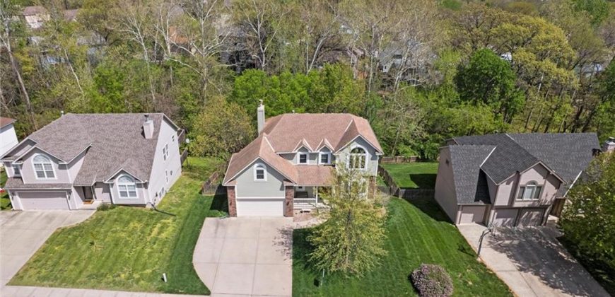 Homes for Sale in Gladstone, MO 64118 | 5201 N Jefferson Street