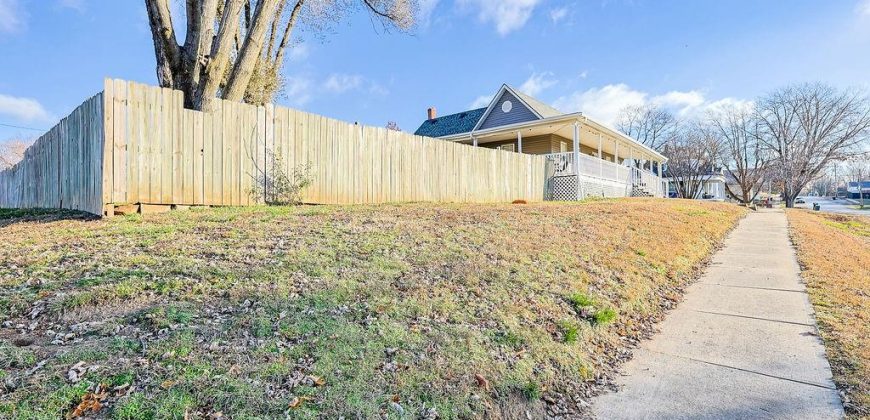 Homes for Sale in Dearborn, MO 64439 | 112 E 2nd Street