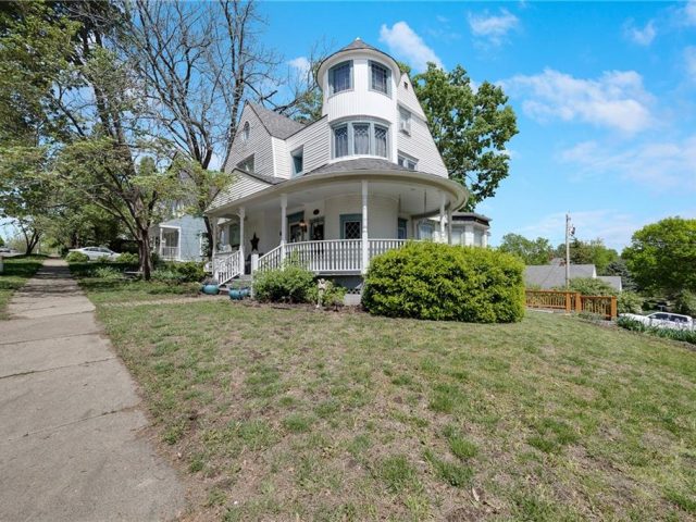 Homes for Sale in Liberty, MO 64068 | 203 N Water Street
