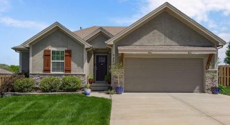 Homes for Sale in Kansas City, MO 64154 | 3806 NW Old Stagecoach Road